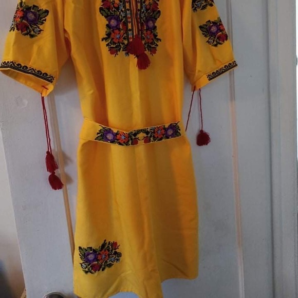 Romanian traditional dress hand made - Picture 2 of 5